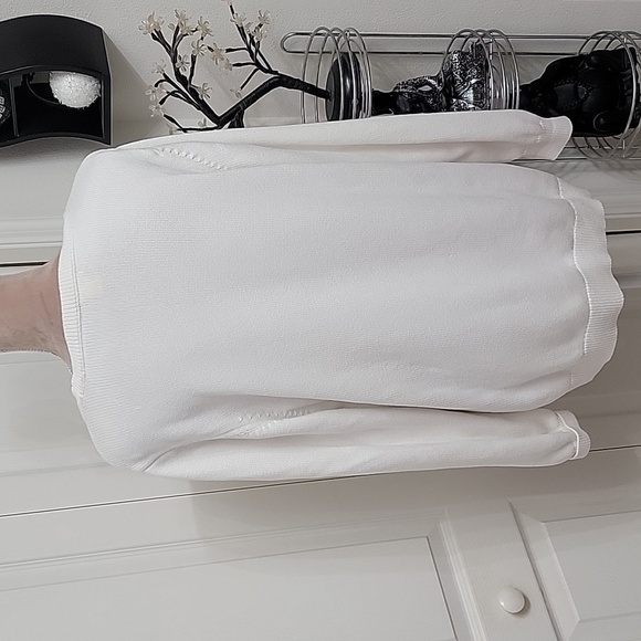 Cabelas, Size 2XL, Winter Scene Embroidered White Sweater, EUC - Picture 4 of 10